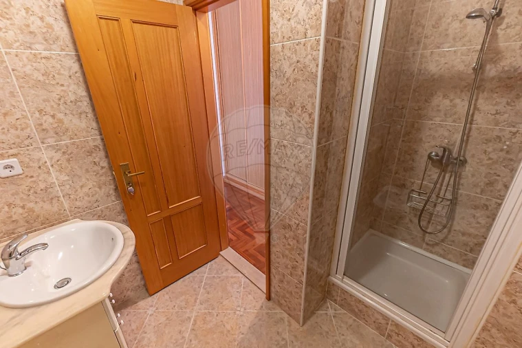 Apartamento T2 para Arrendamento em Mafamude e Vilar do Paraíso Foto 13