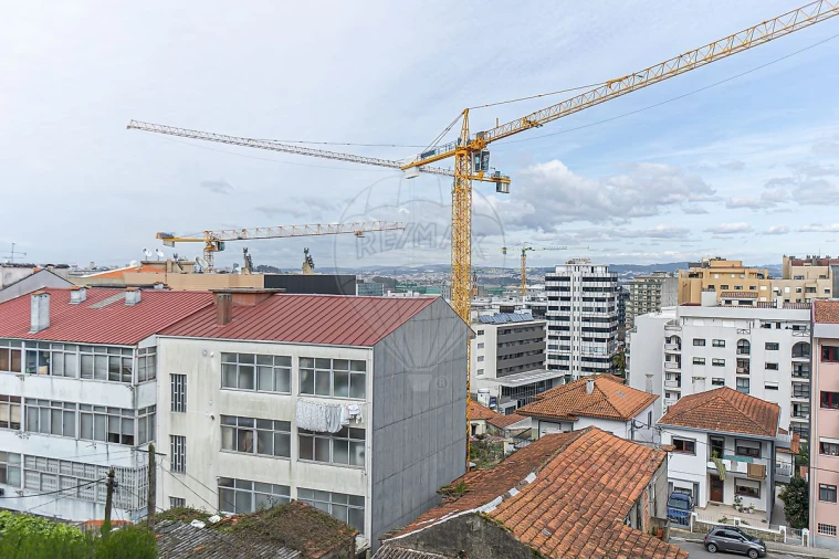 Apartamento T2 para Arrendamento em Mafamude e Vilar do Paraíso Foto 32