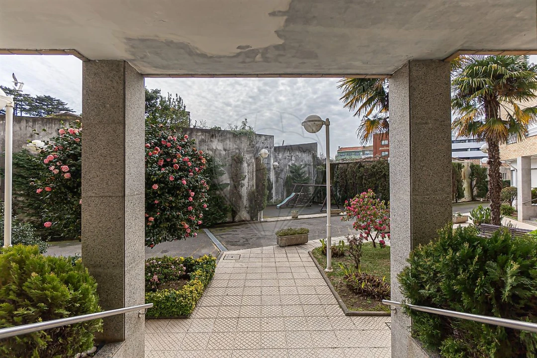 Apartamento T2 para Arrendamento em Mafamude e Vilar do Paraíso Foto 31