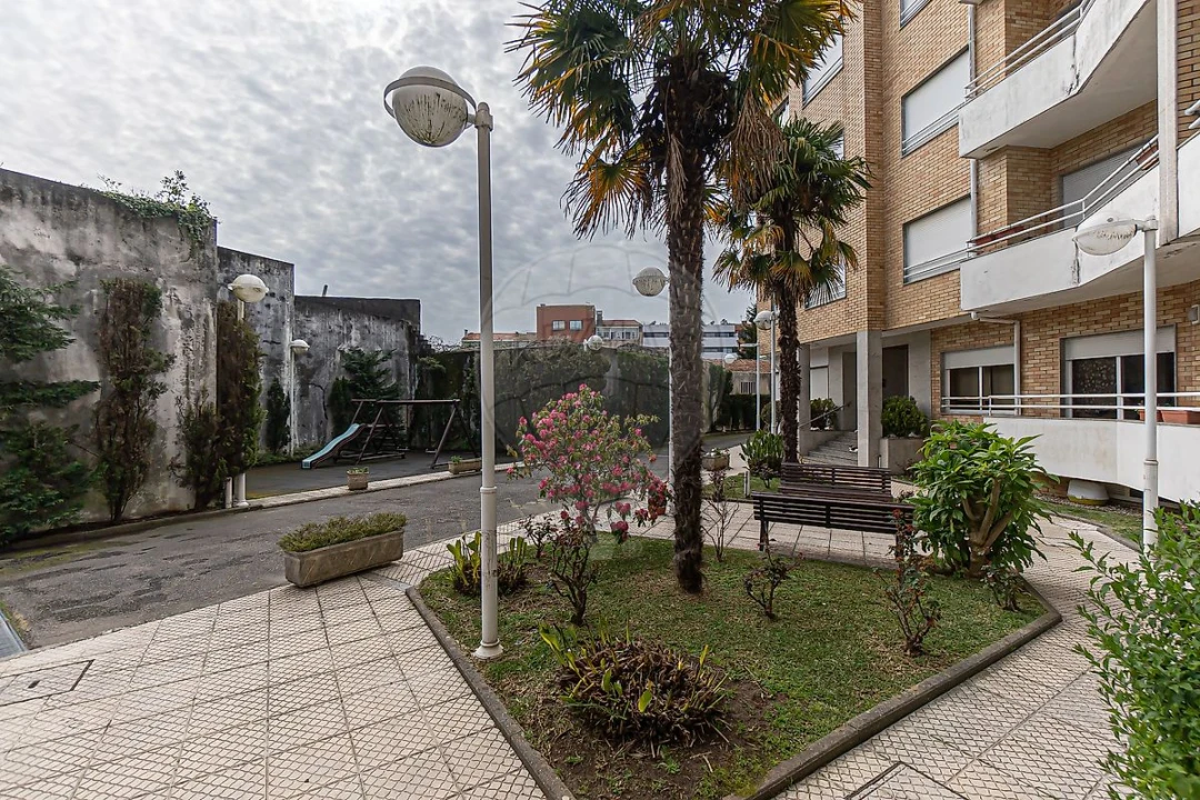 Apartamento T2 para Arrendamento em Mafamude e Vilar do Paraíso Foto 33