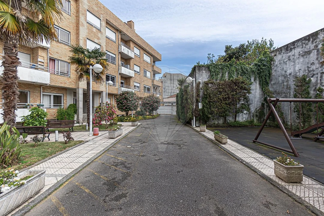 Apartamento T2 para Arrendamento em Mafamude e Vilar do Paraíso Foto 35