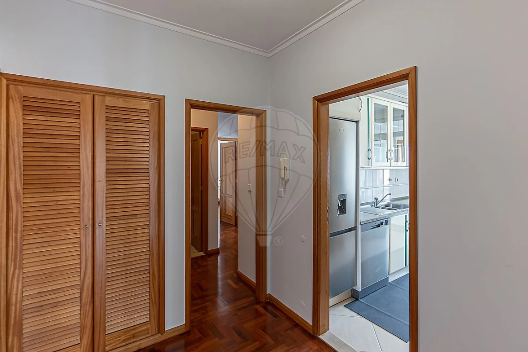 Apartamento T2 para Arrendamento em Mafamude e Vilar do Paraíso Foto 3