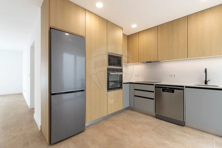 Apartamento T2 para Venda em Santa Maria, São Pedro e Matacães Foto 7