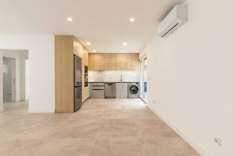 Apartamento T2 para Venda em Santa Maria, São Pedro e Matacães Foto 2