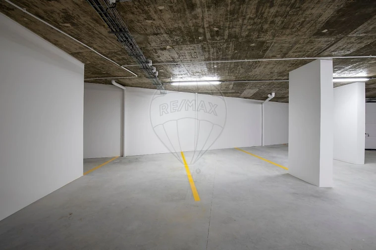 Apartamento T2 para Venda em Santa Maria, São Pedro e Matacães Foto 18