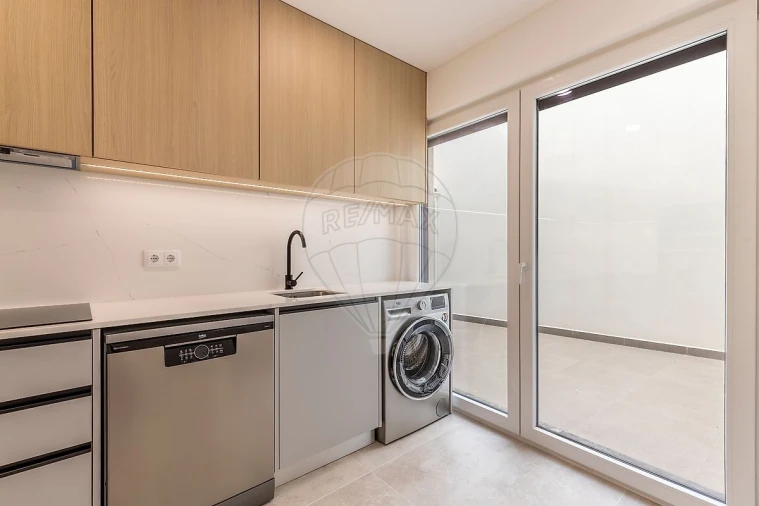 Apartamento T2 para Venda em Santa Maria, São Pedro e Matacães Foto 8