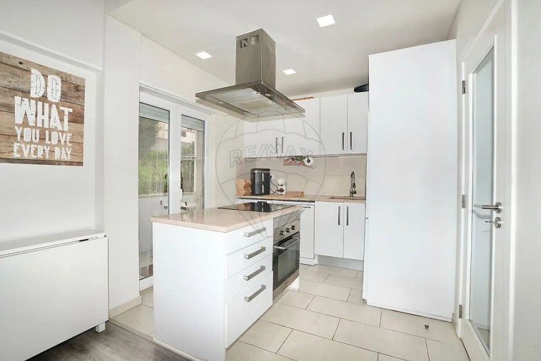 Apartamento T2 para Venda em Alverca do Ribatejo e Sobralinho Foto 7