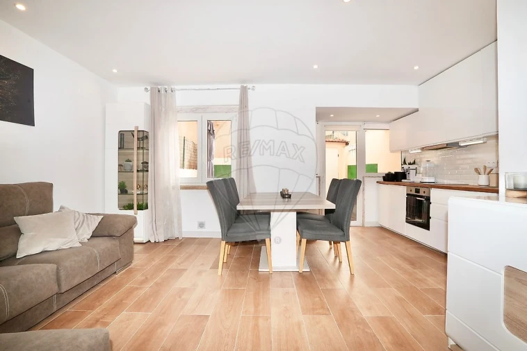 Apartamento T2 para Venda em Venteira Foto 3