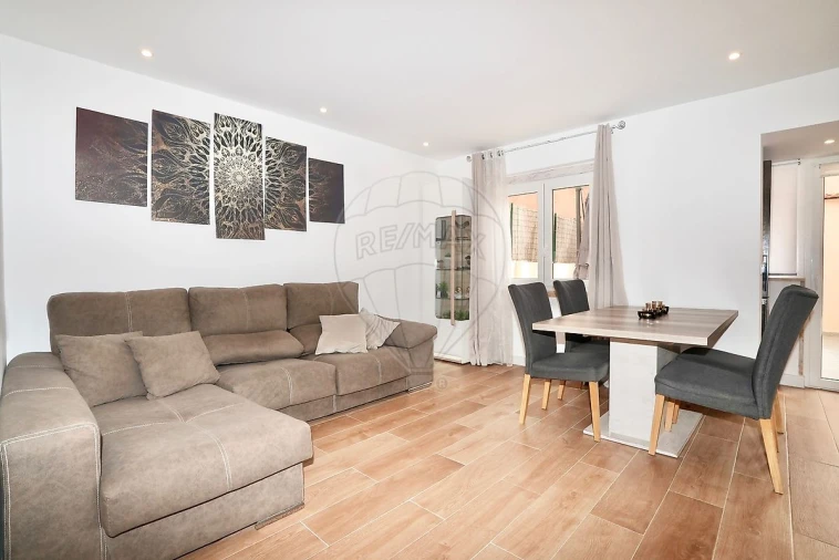 Apartamento T2 para Venda em Venteira Foto 5