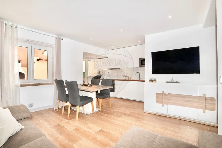 Apartamento T2 para Venda em Venteira Foto 2