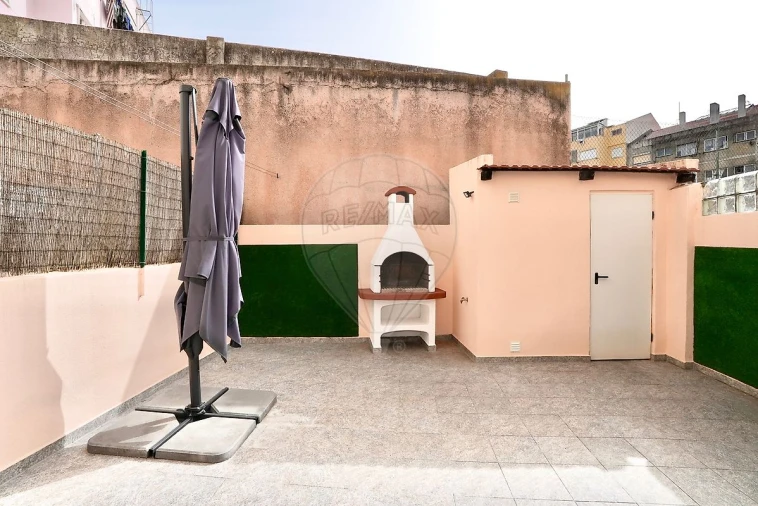 Apartamento T2 para Venda em Venteira Foto 11