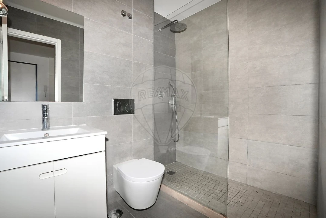 Apartamento T2 para Venda em Venteira Foto 16