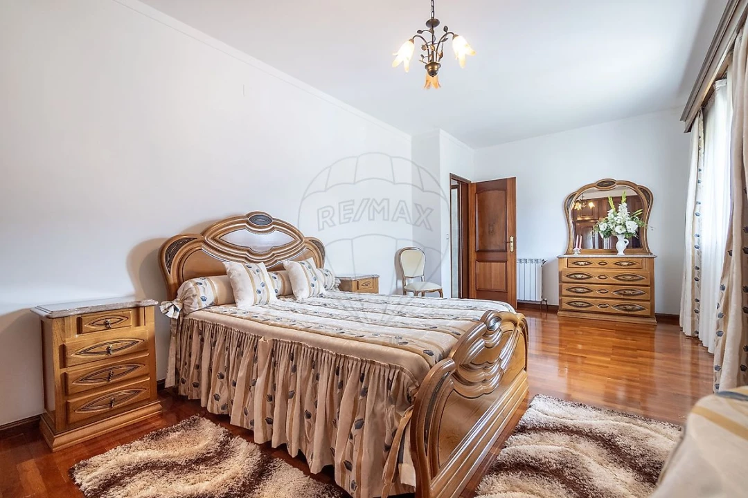 Moradia T4 para Venda em São Pedro de Castelões Foto 26