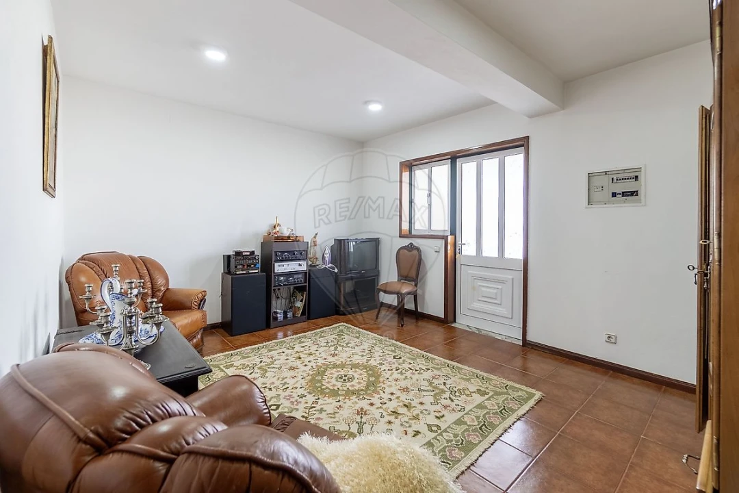 Moradia T4 para Venda em São Pedro de Castelões Foto 14