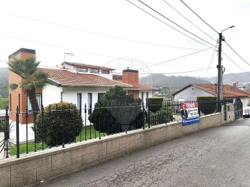 Moradia T4 para Venda em São Pedro de Castelões