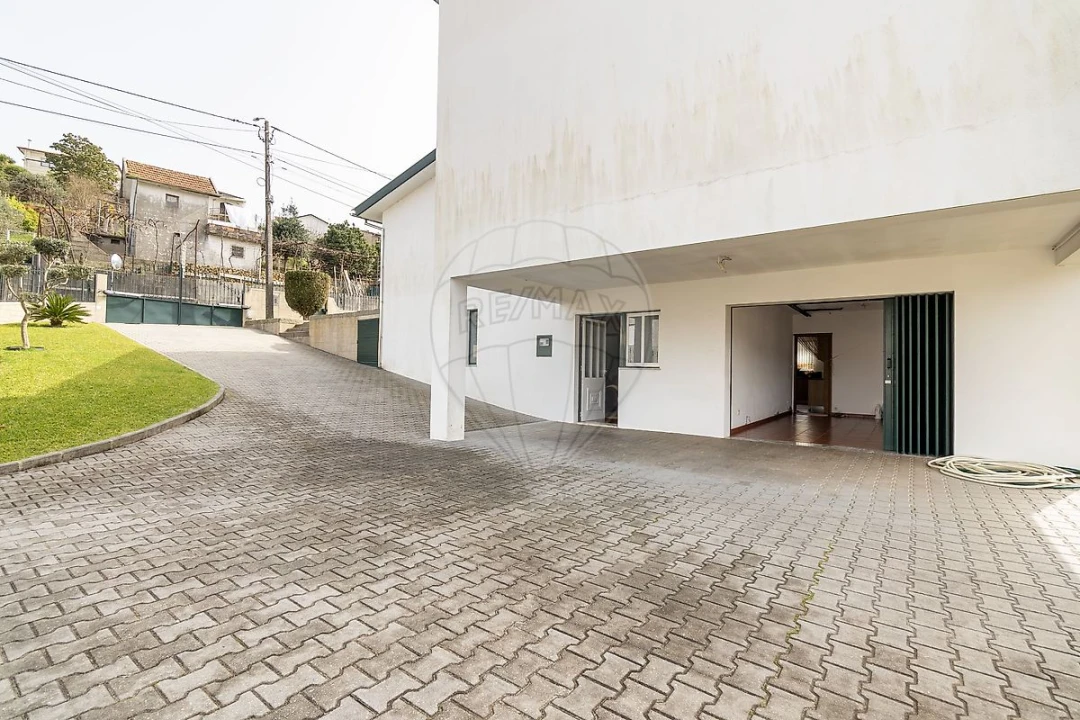 Moradia T4 para Venda em São Pedro de Castelões Foto 35