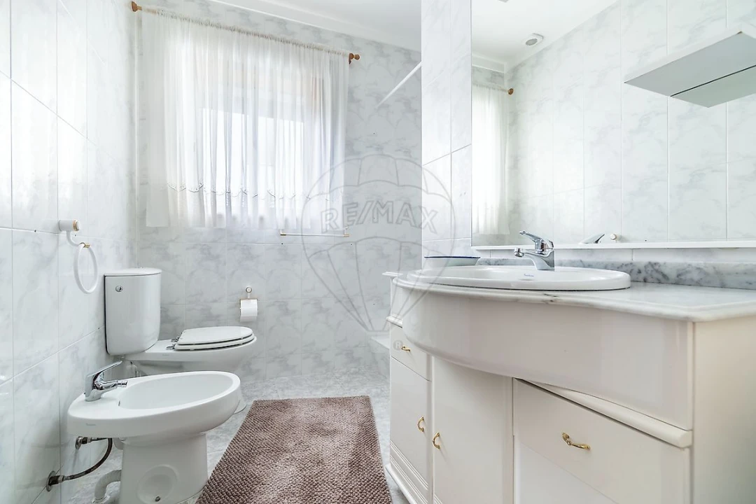 Moradia T4 para Venda em São Pedro de Castelões Foto 29