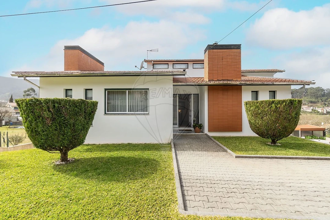 Moradia T4 para Venda em São Pedro de Castelões Foto 2