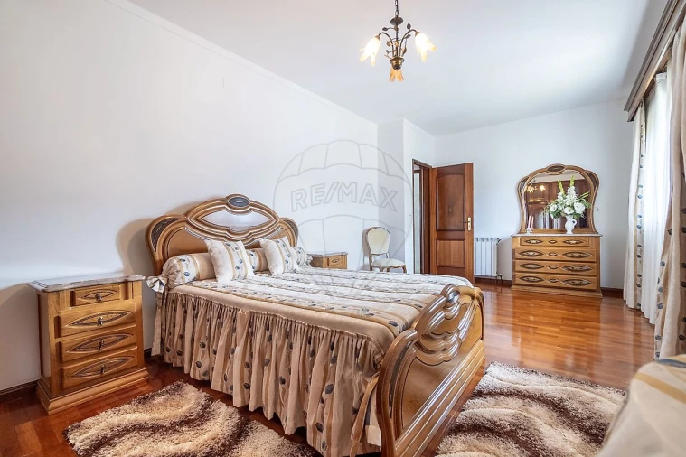 Moradia T4 para Venda em São Pedro de Castelões Foto 26