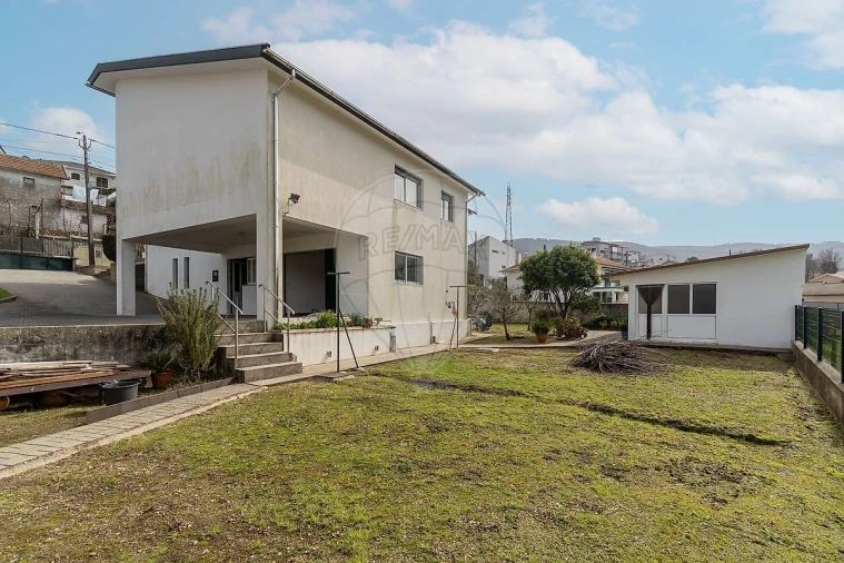 Moradia T4 para Venda em São Pedro de Castelões Foto 34