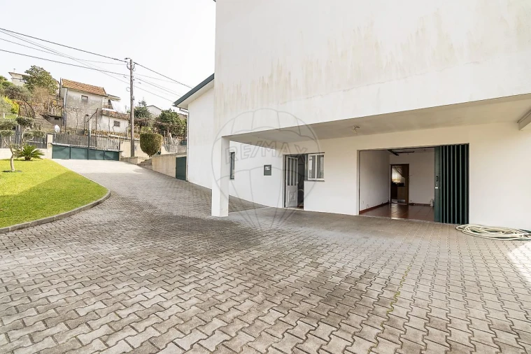 Moradia T4 para Venda em São Pedro de Castelões Foto 35