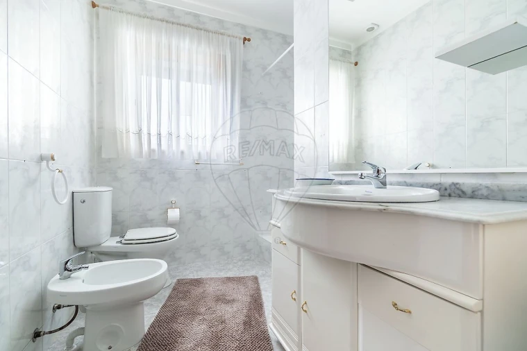 Moradia T4 para Venda em São Pedro de Castelões Foto 29