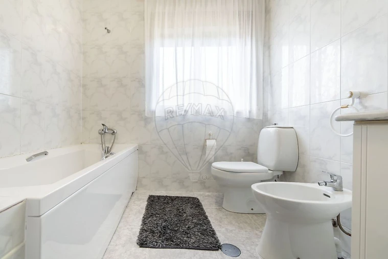 Moradia T4 para Venda em São Pedro de Castelões Foto 28