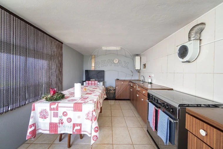 Moradia T4 para Venda em São Pedro de Castelões Foto 37