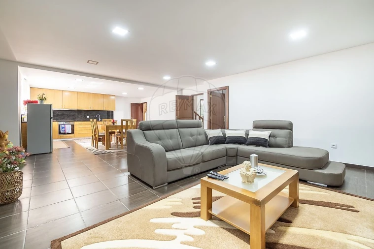 Moradia T4 para Venda em São Pedro de Castelões Foto 8