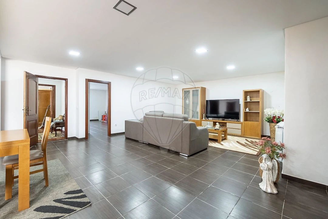 Moradia T4 para Venda em São Pedro de Castelões Foto 6