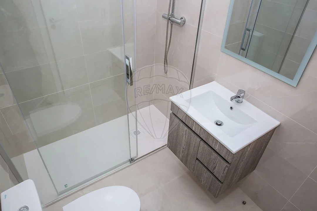 Apartamento T2 para Arrendamento em Arranho Foto 12