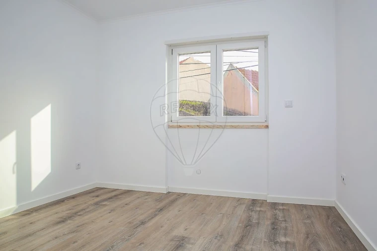 Apartamento T2 para Arrendamento em Arranho Foto 8