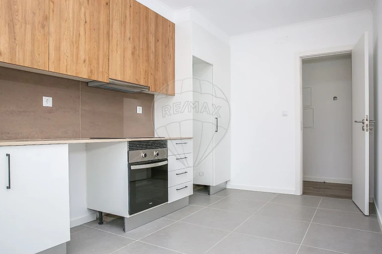 Apartamento T2 para Arrendamento em Arranho Foto 5