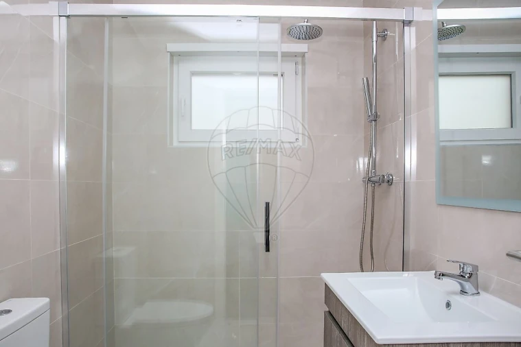 Apartamento T2 para Arrendamento em Arranho Foto 14