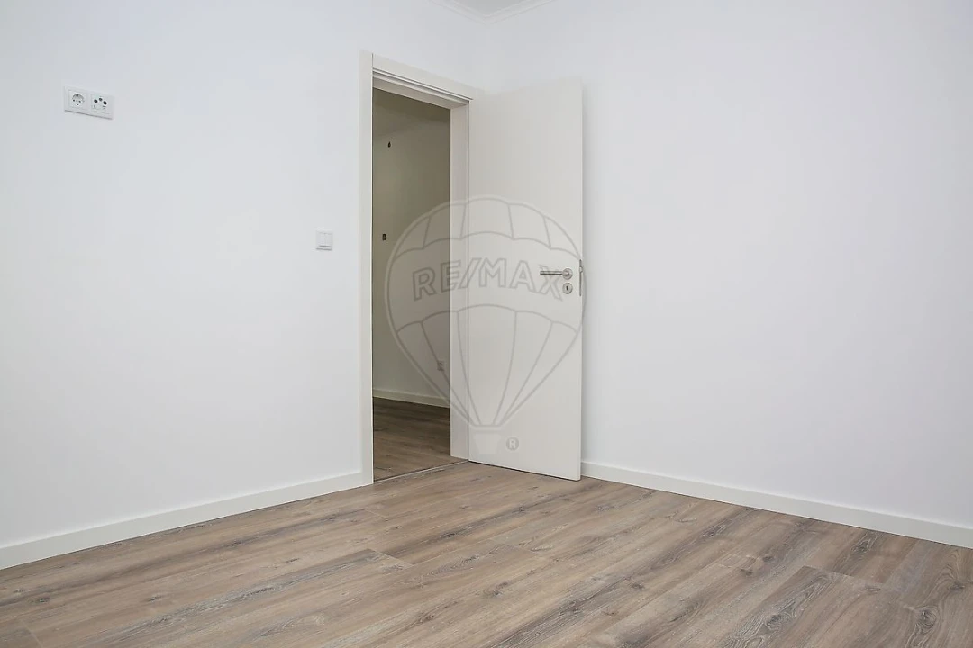 Apartamento T2 para Arrendamento em Arranho Foto 10