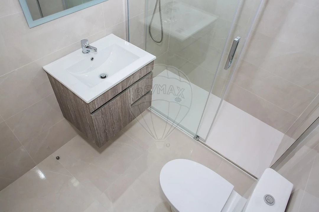 Apartamento T2 para Arrendamento em Arranho Foto 14