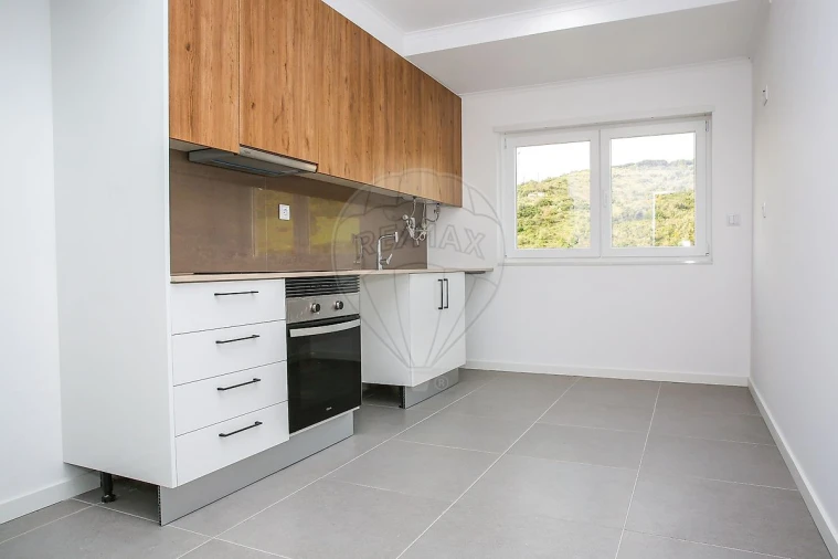 Apartamento T2 para Arrendamento em Arranho Foto 1