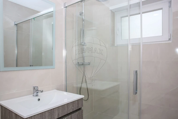 Apartamento T2 para Arrendamento em Arranho Foto 11