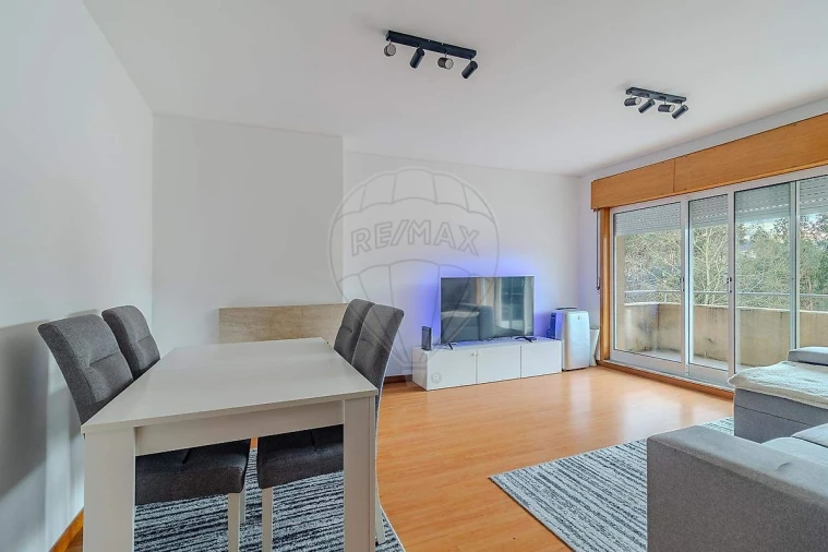 Apartamento T2 para Venda em Campo e Sobrado Foto 1