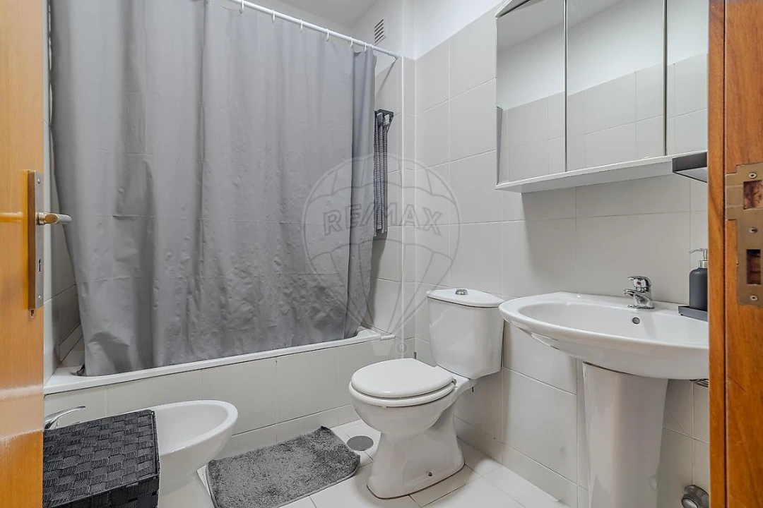 Apartamento T2 para Venda em Campo e Sobrado Foto 6