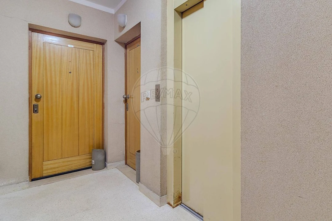 Apartamento T2 para Venda em Campo e Sobrado Foto 17