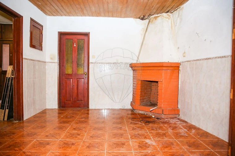 Moradia T2 para Venda em Carregado e Cadafais Foto 2