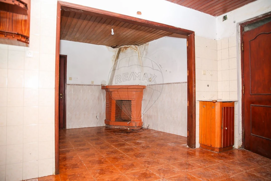 Moradia T2 para Venda em Carregado e Cadafais Foto 1