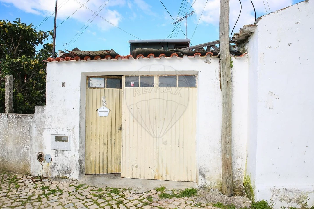 Moradia T2 para Venda em Carregado e Cadafais Foto 14