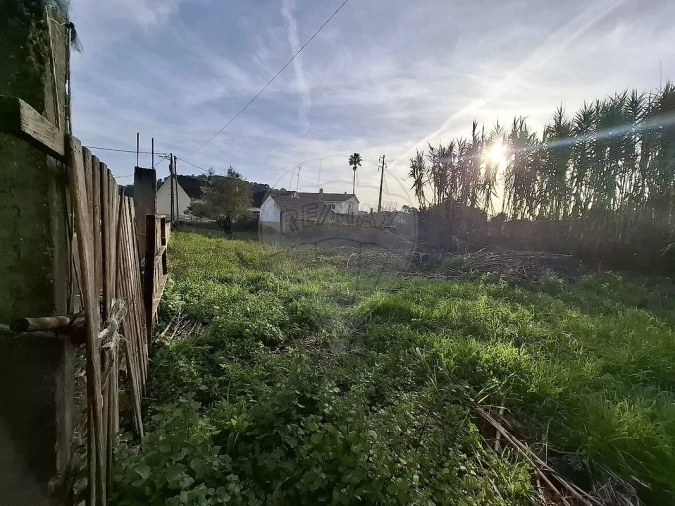 Terreno para Venda em Outeiro da Cortiçada e Arruda dos Pisões Foto 1