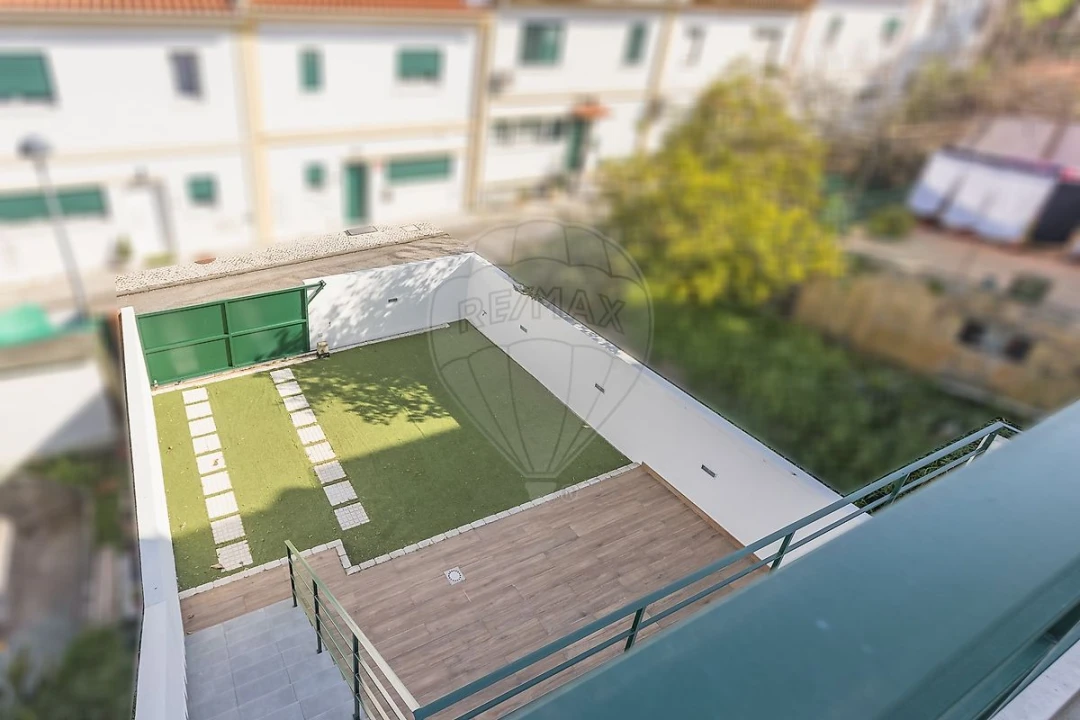 Moradia T3 para Venda em Santa Iria de Azoia, São João da Talha e Bobadela Foto 9