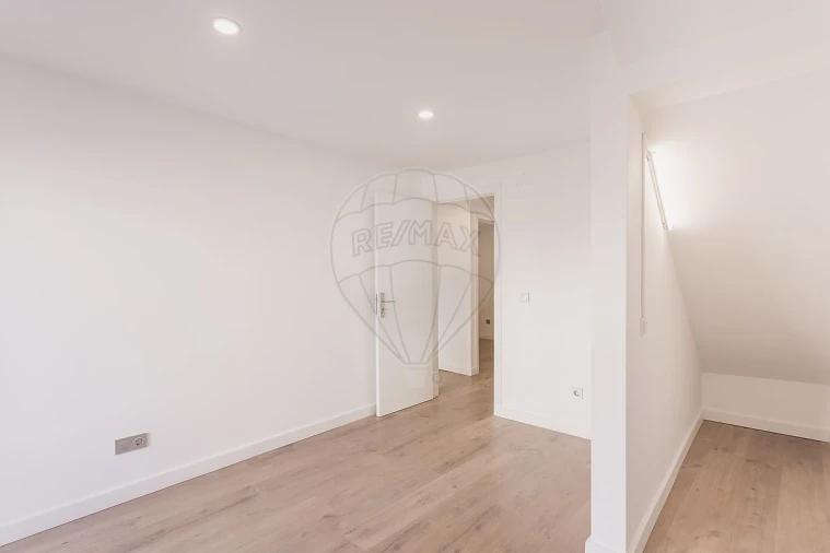 Moradia T3 para Venda em Santa Iria de Azoia, São João da Talha e Bobadela Foto 26