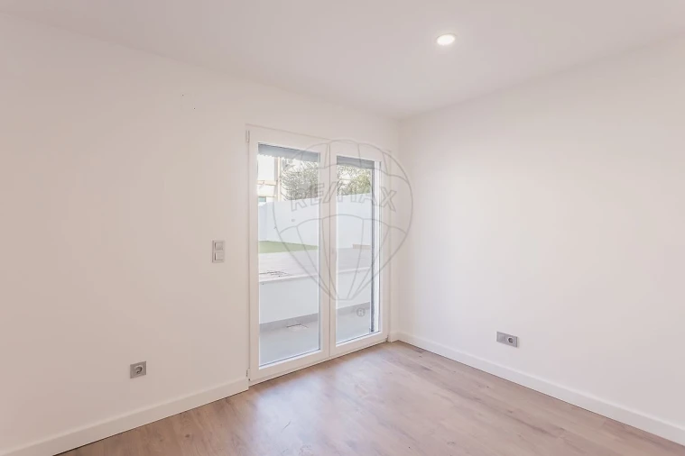 Moradia T3 para Venda em Santa Iria de Azoia, São João da Talha e Bobadela Foto 27