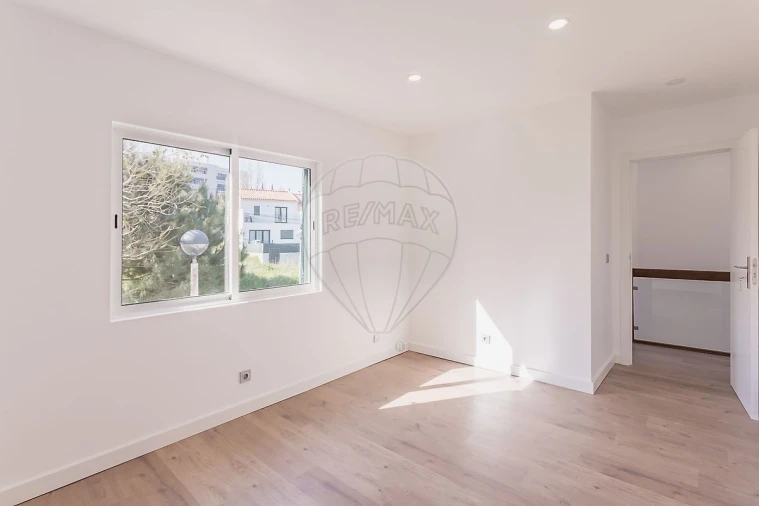 Moradia T3 para Venda em Santa Iria de Azoia, São João da Talha e Bobadela Foto 2