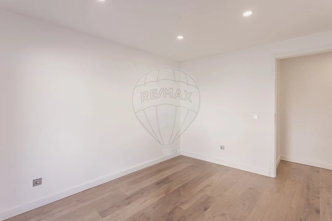 Moradia T3 para Venda em Santa Iria de Azoia, São João da Talha e Bobadela Foto 32